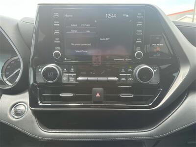 2022 Toyota Highlander XLE   - Photo 18 - McKinney, TX 75070