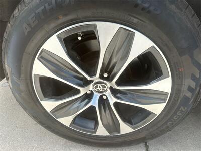 2022 Toyota Highlander XLE   - Photo 38 - McKinney, TX 75070