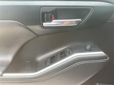 2022 Toyota Highlander XLE   - Photo 24 - McKinney, TX 75070