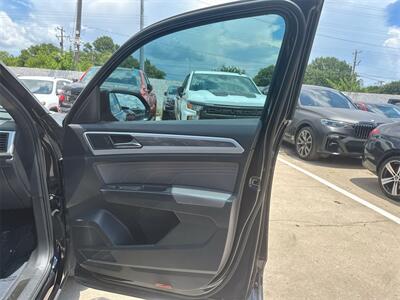 2021 Volkswagen Atlas Cross Sport 2.0T SE w/Technology   - Photo 21 - McKinney, TX 75070