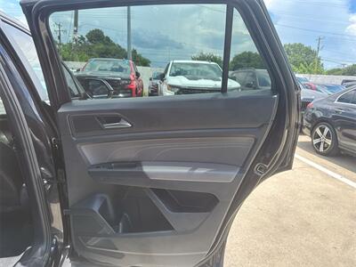 2021 Volkswagen Atlas Cross Sport 2.0T SE w/Technology   - Photo 22 - McKinney, TX 75070