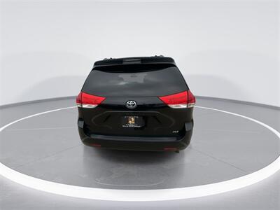 2014 Toyota Sienna XLE 8 Passenger   - Photo 8 - McKinney, TX 75070