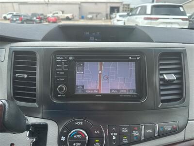 2014 Toyota Sienna XLE 8 Passenger   - Photo 18 - McKinney, TX 75070