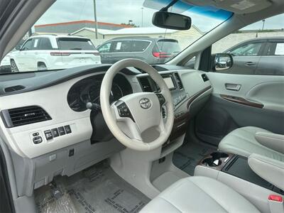 2014 Toyota Sienna XLE 8 Passenger   - Photo 25 - McKinney, TX 75070