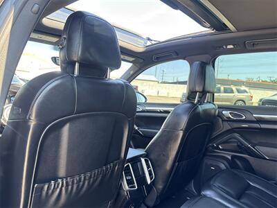 2017 Porsche Cayenne S CAYENNE S   - Photo 33 - McKinney, TX 75070