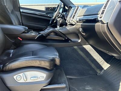 2017 Porsche Cayenne S CAYENNE S   - Photo 36 - McKinney, TX 75070