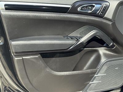 2017 Porsche Cayenne S CAYENNE S   - Photo 20 - McKinney, TX 75070