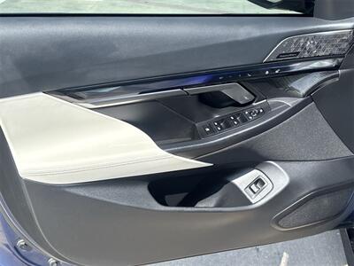 2024 BMW i5 M60   - Photo 19 - McKinney, TX 75070