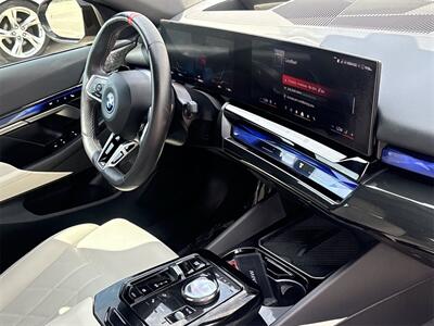 2024 BMW i5 M60   - Photo 33 - McKinney, TX 75070