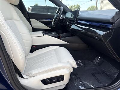 2024 BMW i5 M60   - Photo 32 - McKinney, TX 75070