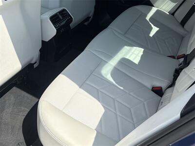 2024 BMW i5 M60   - Photo 29 - McKinney, TX 75070