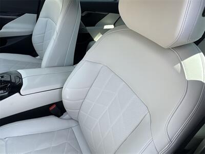 2024 BMW i5 M60   - Photo 17 - McKinney, TX 75070