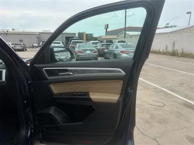 2021 Volkswagen Atlas Cross Sport 2.0T SE w/Technology   - Photo 29 - McKinney, TX 75070