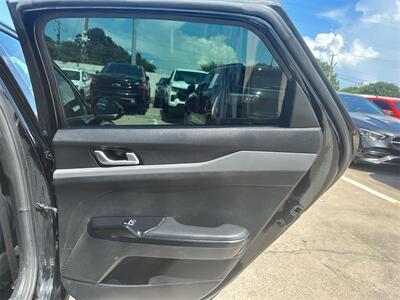 2022 Kia K5 GT-Line   - Photo 24 - McKinney, TX 75070