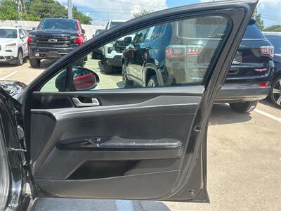 2022 Kia K5 GT-Line   - Photo 23 - McKinney, TX 75070