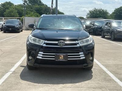 2018 Toyota Highlander XLE   - Photo 2 - McKinney, TX 75070