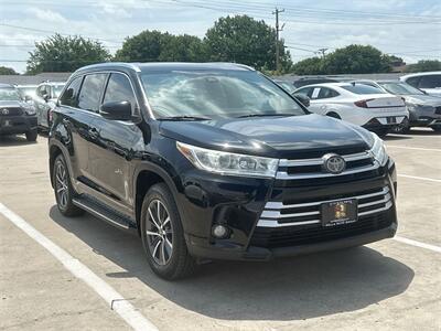 2018 Toyota Highlander XLE   - Photo 3 - McKinney, TX 75070