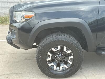 2019 Toyota Tacoma TRD Off-Road V6   - Photo 16 - McKinney, TX 75070