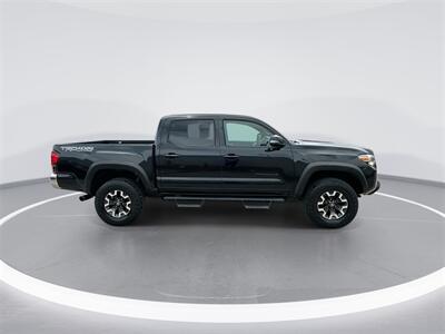 2019 Toyota Tacoma TRD Off-Road V6   - Photo 9 - McKinney, TX 75070