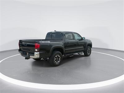2019 Toyota Tacoma TRD Off-Road V6   - Photo 8 - McKinney, TX 75070