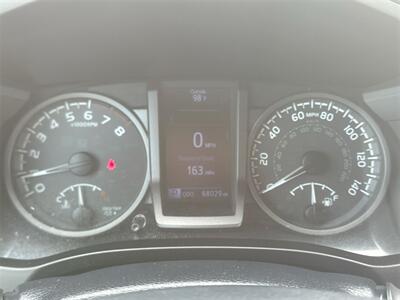 2019 Toyota Tacoma TRD Off-Road V6   - Photo 14 - McKinney, TX 75070