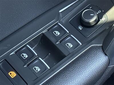 2021 Volkswagen Tiguan 2.0T SE R-Line Black   - Photo 13 - McKinney, TX 75070