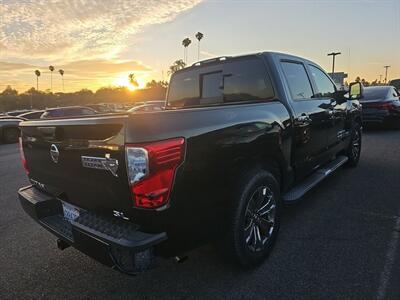 2019 Nissan Titan SL   - Photo 2 - McKinney, TX 75070