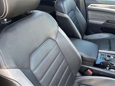 2022 Volkswagen Atlas Cross Sport 3.6L V6 SEL Premium R-Line   - Photo 33 - McKinney, TX 75070