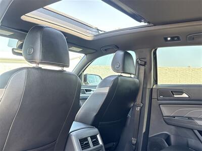 2022 Volkswagen Atlas Cross Sport 3.6L V6 SEL Premium R-Line   - Photo 30 - McKinney, TX 75070