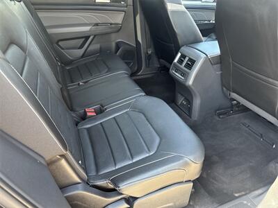 2022 Volkswagen Atlas Cross Sport 3.6L V6 SEL Premium R-Line   - Photo 32 - McKinney, TX 75070