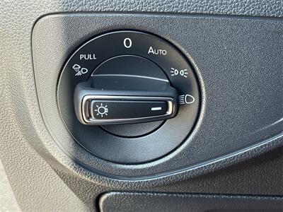 2022 Volkswagen Atlas Cross Sport 3.6L V6 SEL Premium R-Line   - Photo 27 - McKinney, TX 75070