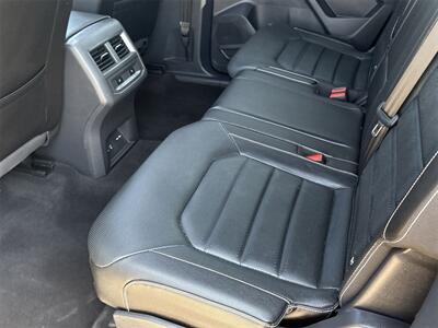 2022 Volkswagen Atlas Cross Sport 3.6L V6 SEL Premium R-Line   - Photo 29 - McKinney, TX 75070