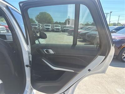 2022 BMW X5 sDrive40i   - Photo 31 - McKinney, TX 75070