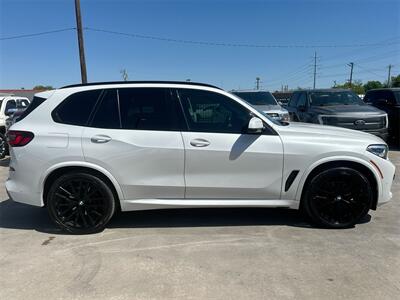 2022 BMW X5 sDrive40i   - Photo 15 - McKinney, TX 75070