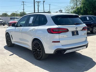 2022 BMW X5 sDrive40i   - Photo 13 - McKinney, TX 75070