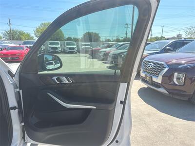 2022 BMW X5 sDrive40i   - Photo 30 - McKinney, TX 75070