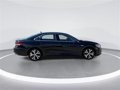 2021 Volkswagen Passat 2.0T SE   - Photo 9 - McKinney, TX 75070