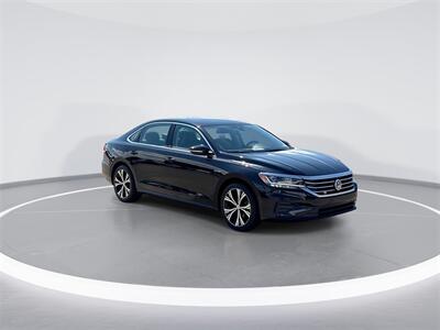2021 Volkswagen Passat 2.0T SE   - Photo 2 - McKinney, TX 75070