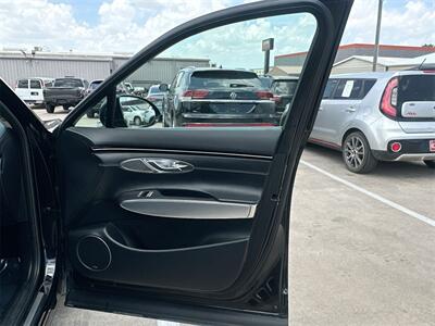 2022 Genesis GV70 2.5T   - Photo 32 - McKinney, TX 75070