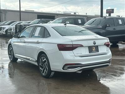 2022 Volkswagen Jetta 1.5T SEL   - Photo 13 - McKinney, TX 75070