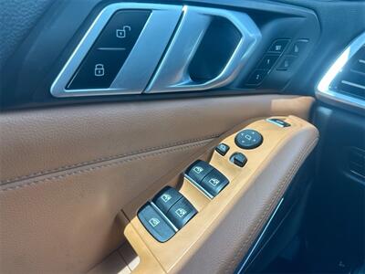 2022 BMW X5 sDrive40i   - Photo 16 - McKinney, TX 75070