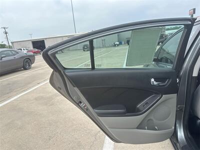 2016 Kia Forte LX   - Photo 29 - McKinney, TX 75070