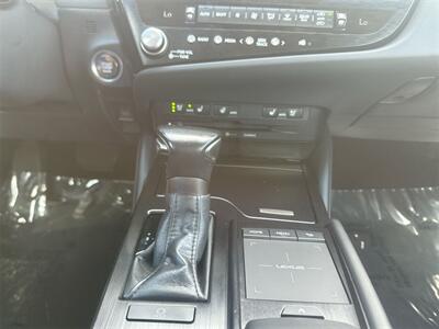 2022 Lexus ES 350   - Photo 13 - McKinney, TX 75070