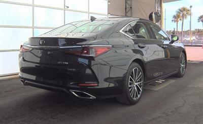 2022 Lexus ES 350   - Photo 30 - McKinney, TX 75070