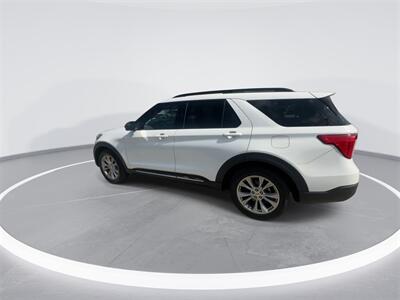 2021 Ford Explorer XLT   - Photo 2 - McKinney, TX 75070