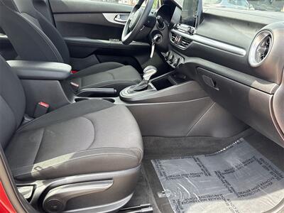 2023 Kia Forte LXS   - Photo 31 - McKinney, TX 75070