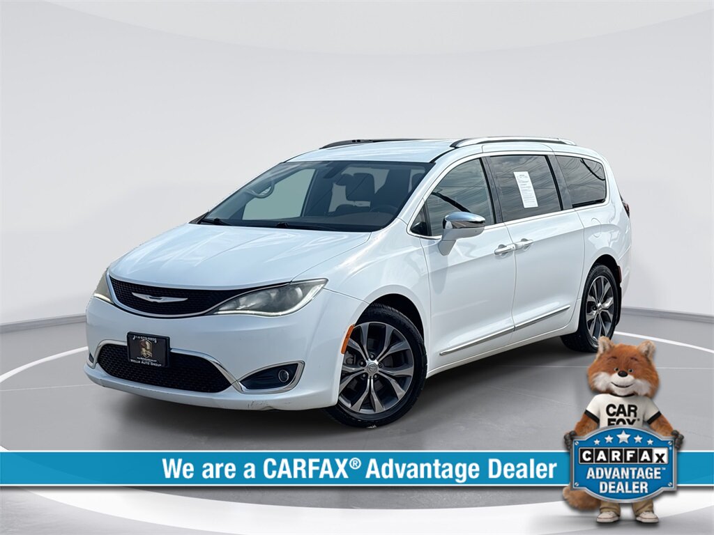 2017 Chrysler Pacifica Limited - Photo 1 - McKinney, TX 75070