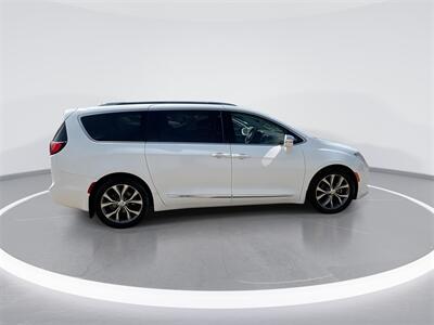 2017 Chrysler Pacifica Limited   - Photo 9 - McKinney, TX 75070