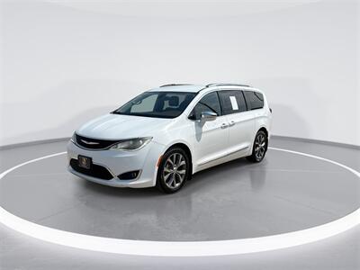 2017 Chrysler Pacifica Limited   - Photo 4 - McKinney, TX 75070