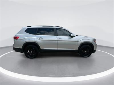 2022 Volkswagen Atlas 3.6L V6 SE w/Technology   - Photo 9 - McKinney, TX 75070